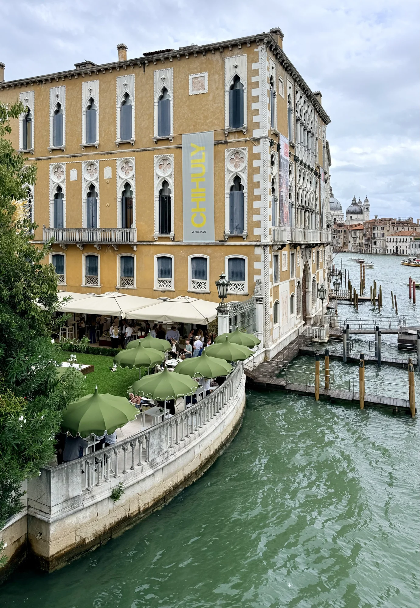 Palazzo Cavalli-Franchetti, lângă podul Accademia.